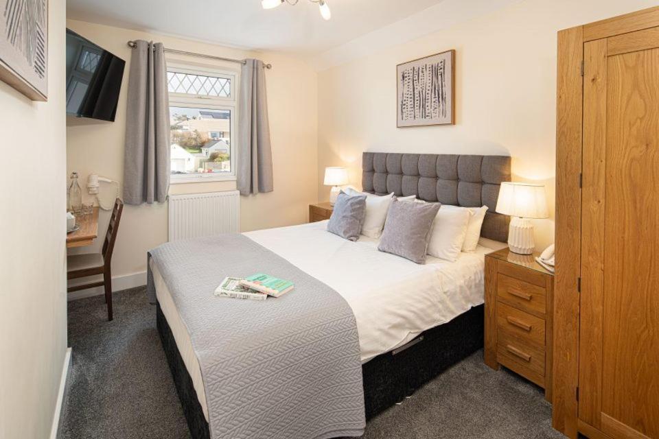 Gwbert Hotel Cardigan Bagian luar foto